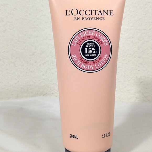 L'Occitane Limited Edition Cherry Blossom Shea Body Lotion 200ml NEW